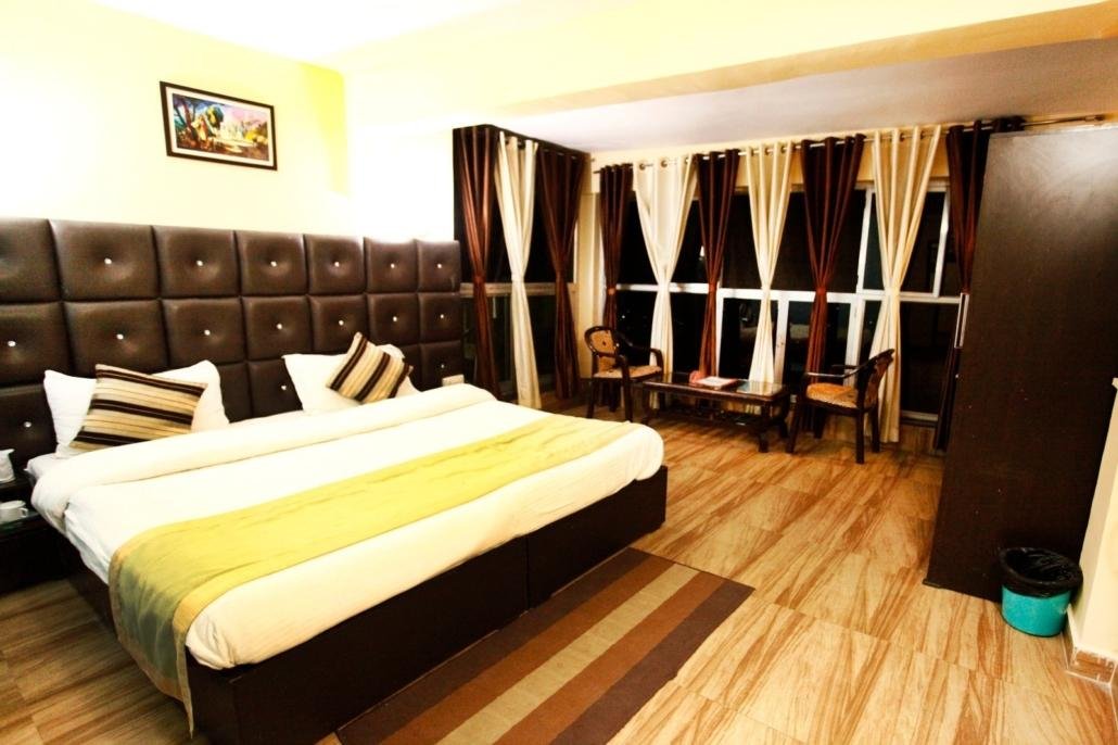 Nature's Valley Resort, Kausani x Solis Nature