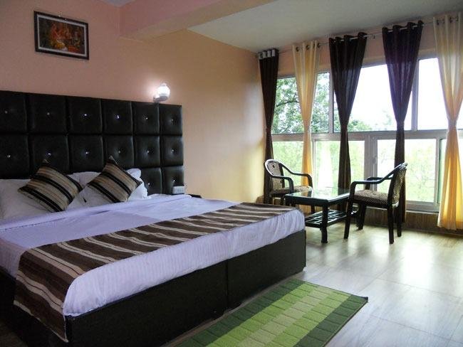 Nature's Valley Resort, Kausani x Solis Nature