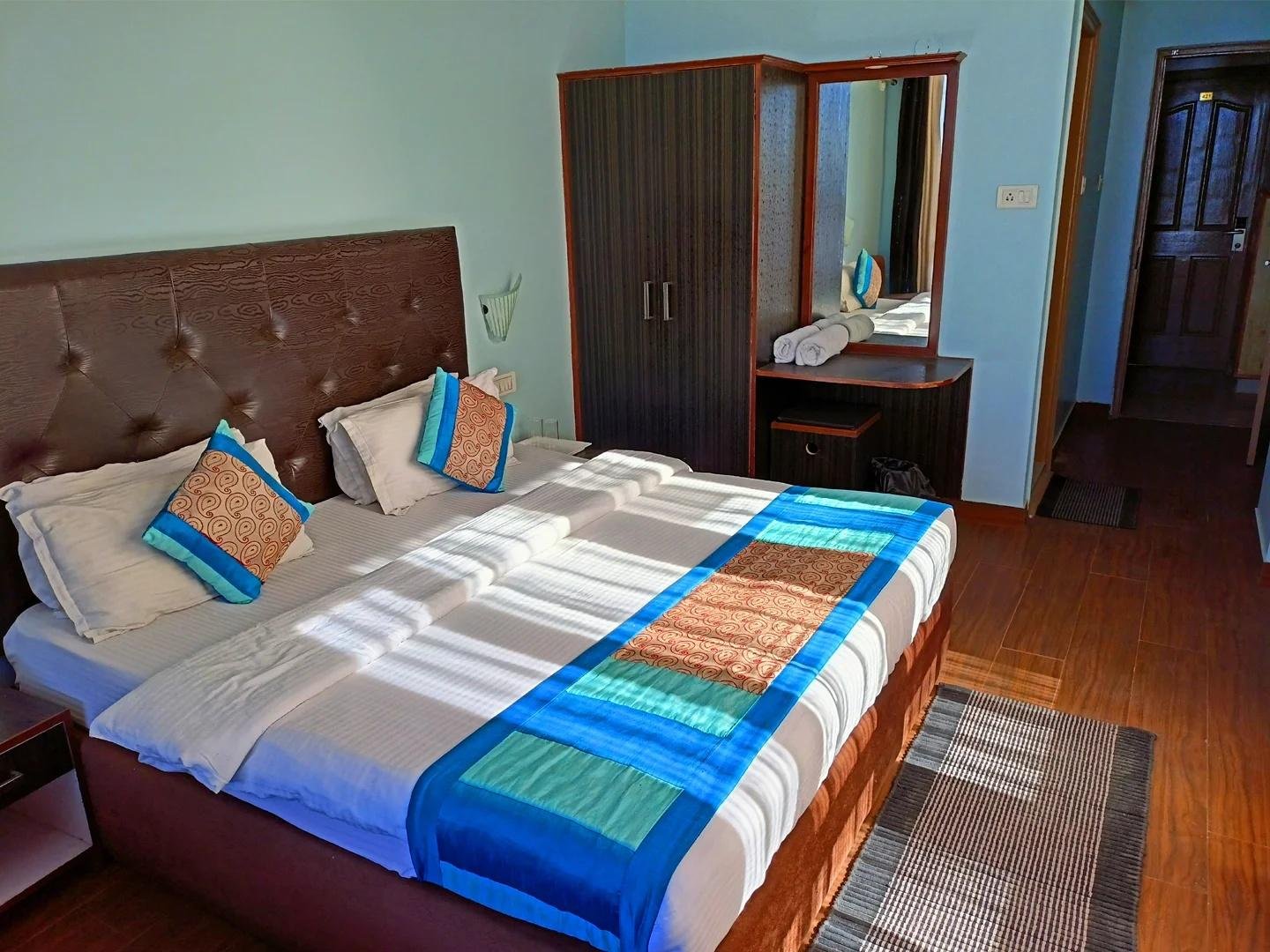 Hotel The Grand Madhushala shimla x Solis Nature
