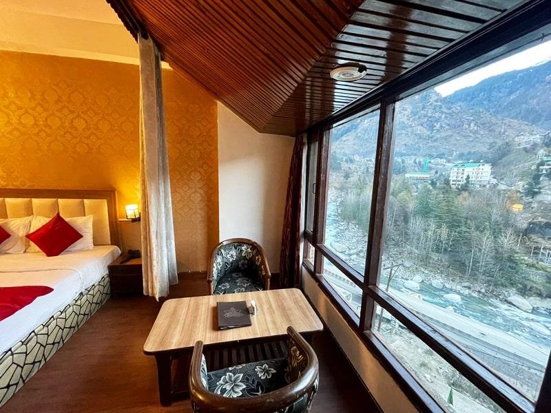 Hotel Sitara International  Manali x Solis Nature