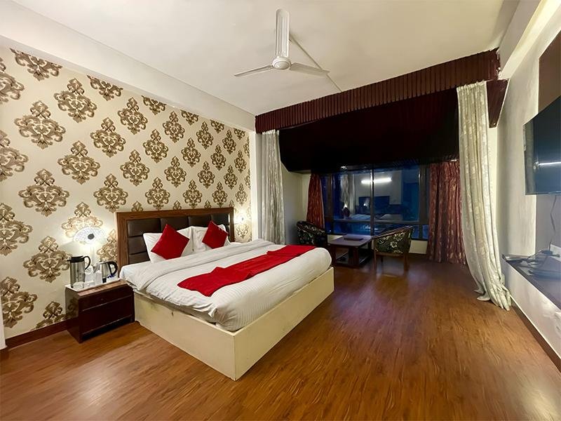 Hotel Sitara International  Manali x Solis Nature