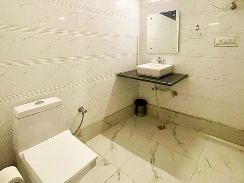 Hotel Sitara International  Manali x Solis Nature
