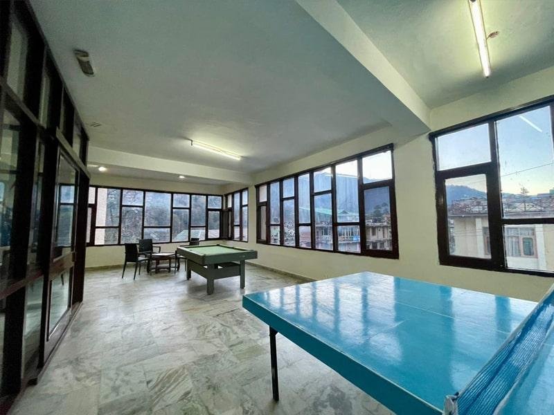 Hotel Sitara International  Manali x Solis Nature