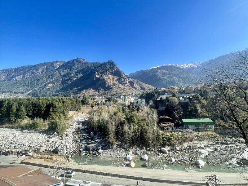 Hotel Sitara International  Manali x Solis Nature