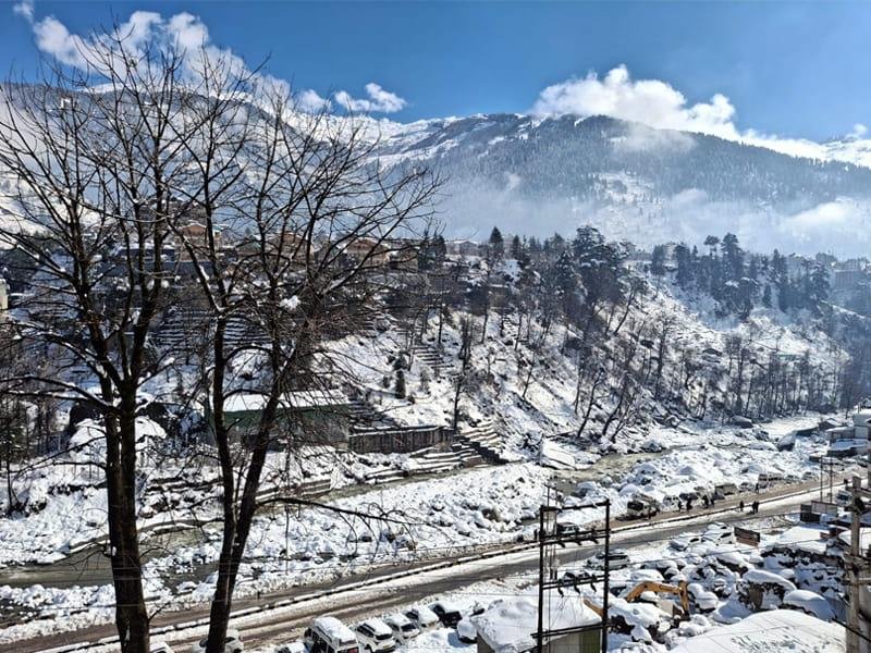 Hotel Sitara International  Manali x Solis Nature