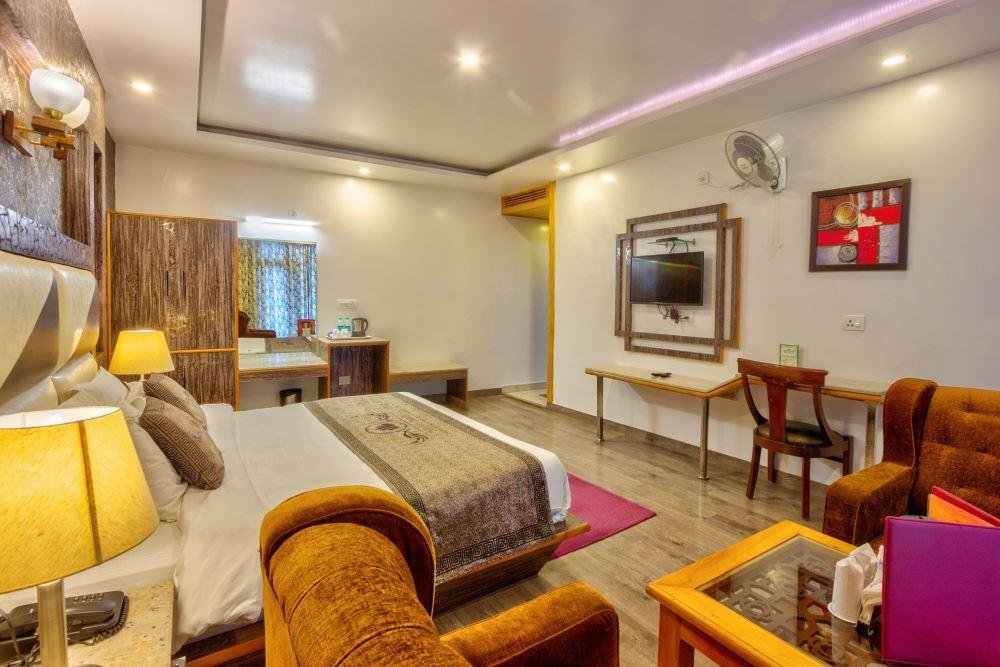 Hotel Manali Grand (Manali) x Solis Nature