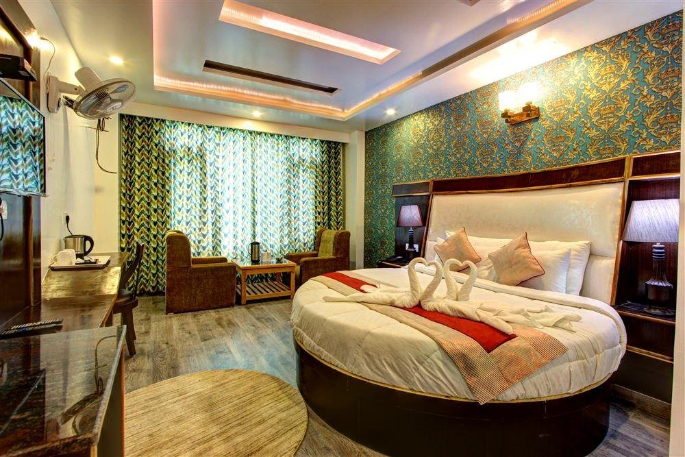 Hotel Manali Grand (Manali) x Solis Nature