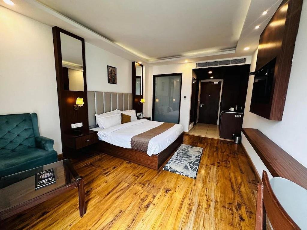 Laurent and Banon Resort - Manali x Solis Nature