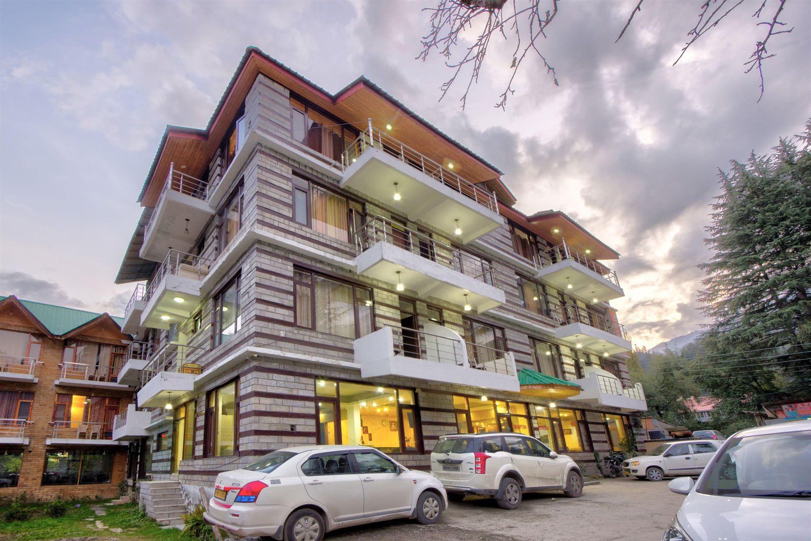 Hotel Japika Inn by  Hazel Hotels x Solis Nature