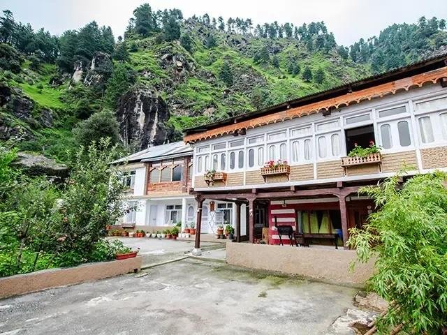 The Cliffside Soyal x Solis Nature