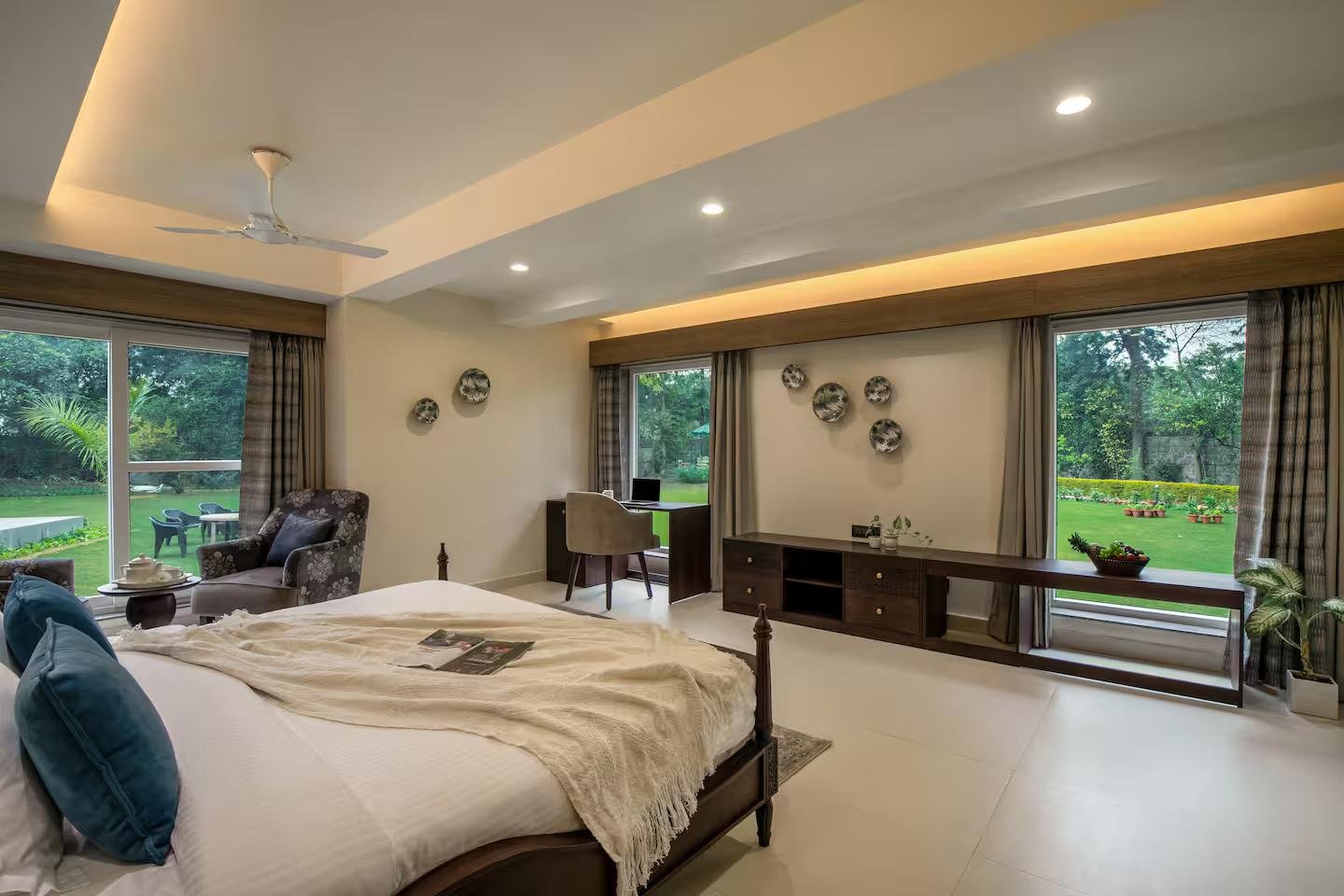 Pet-Friendly 6BHK villa with Pvt Pool and Garden x Solis Nature