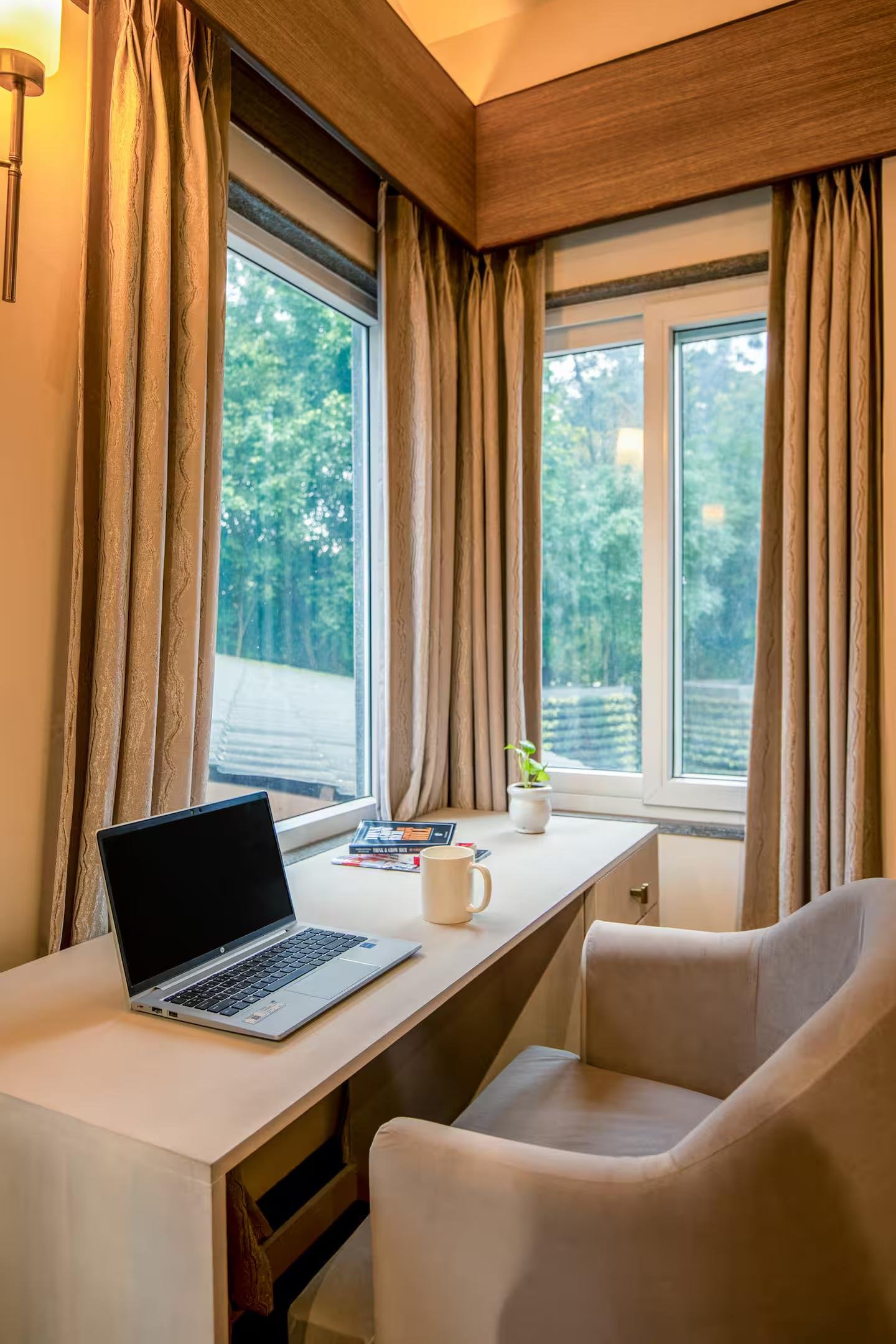 Pet-Friendly 6BHK villa with Pvt Pool and Garden x Solis Nature
