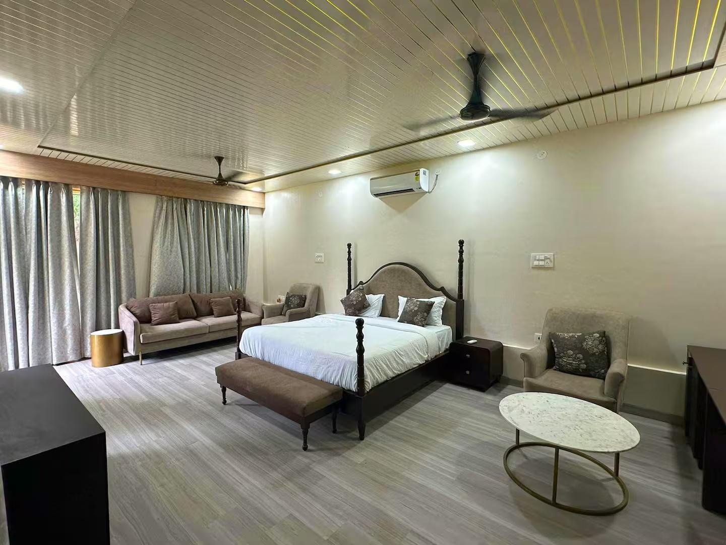 Pet-Friendly 6BHK villa with Pvt Pool and Garden x Solis Nature