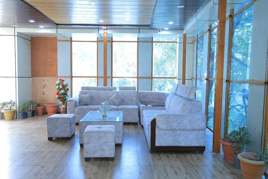 Hotel Olive Lake View By Royal Stay Hotels x Solis Nature