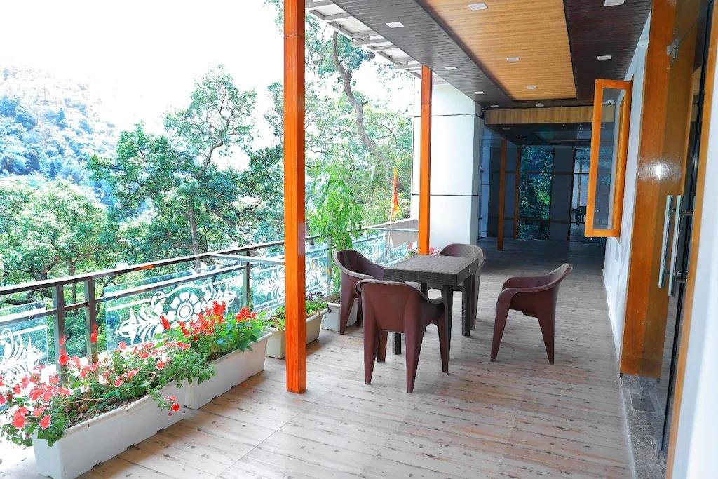 Hotel Olive Lake View By Royal Stay Hotels x Solis Nature