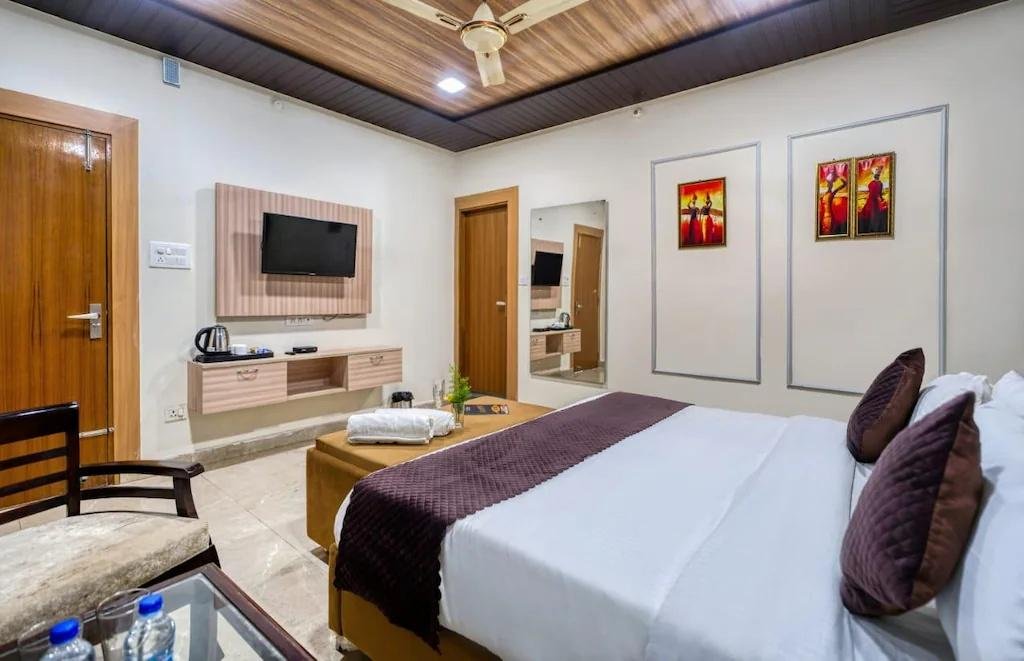 Hotel Olive Lake View By Royal Stay Hotels x Solis Nature
