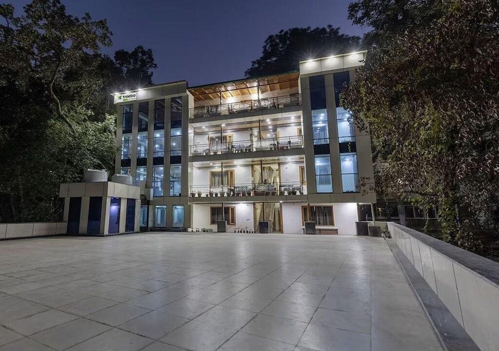 Hotel Olive Lake View By Royal Stay Hotels x Solis Nature
