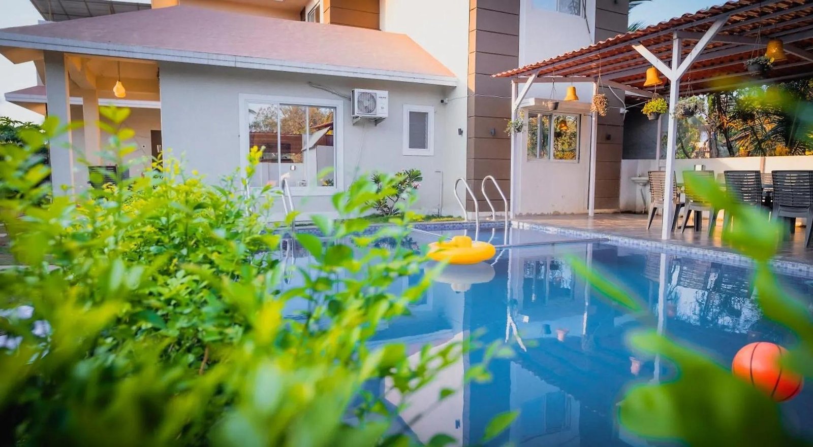 Iris Villa, Nagaon Beach x Solis Nature