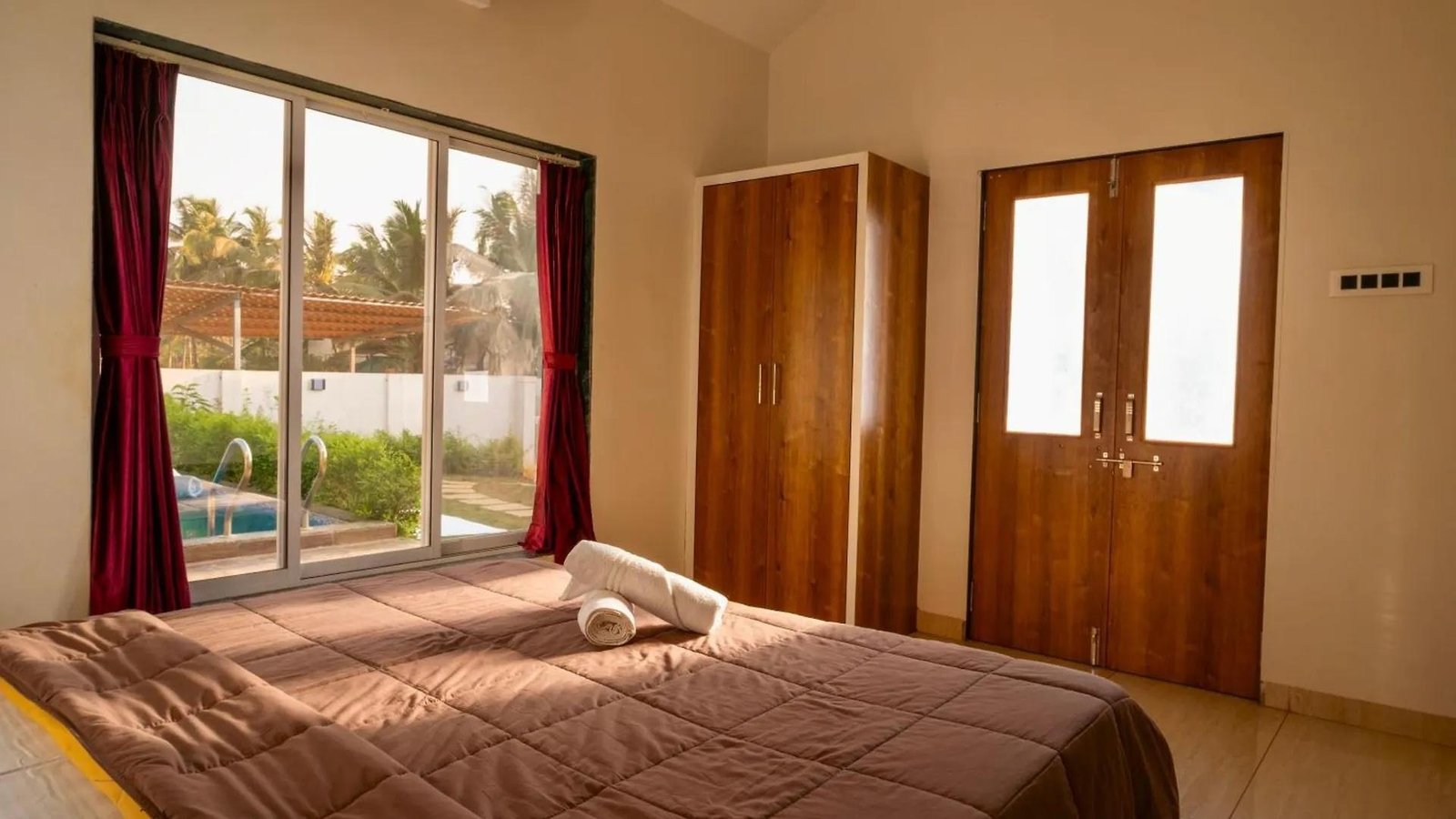 Iris Villa, Nagaon Beach x Solis Nature