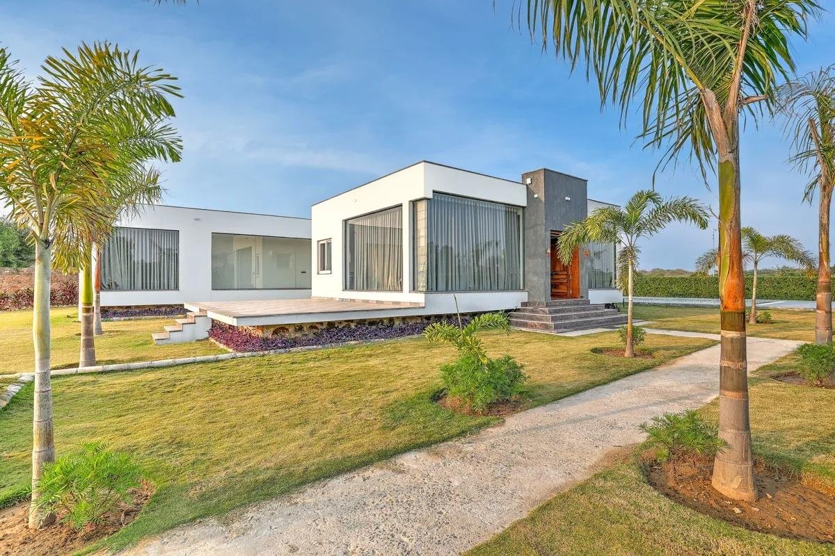 ELIVAAS Amaltas 4 bhk x Solis Nature