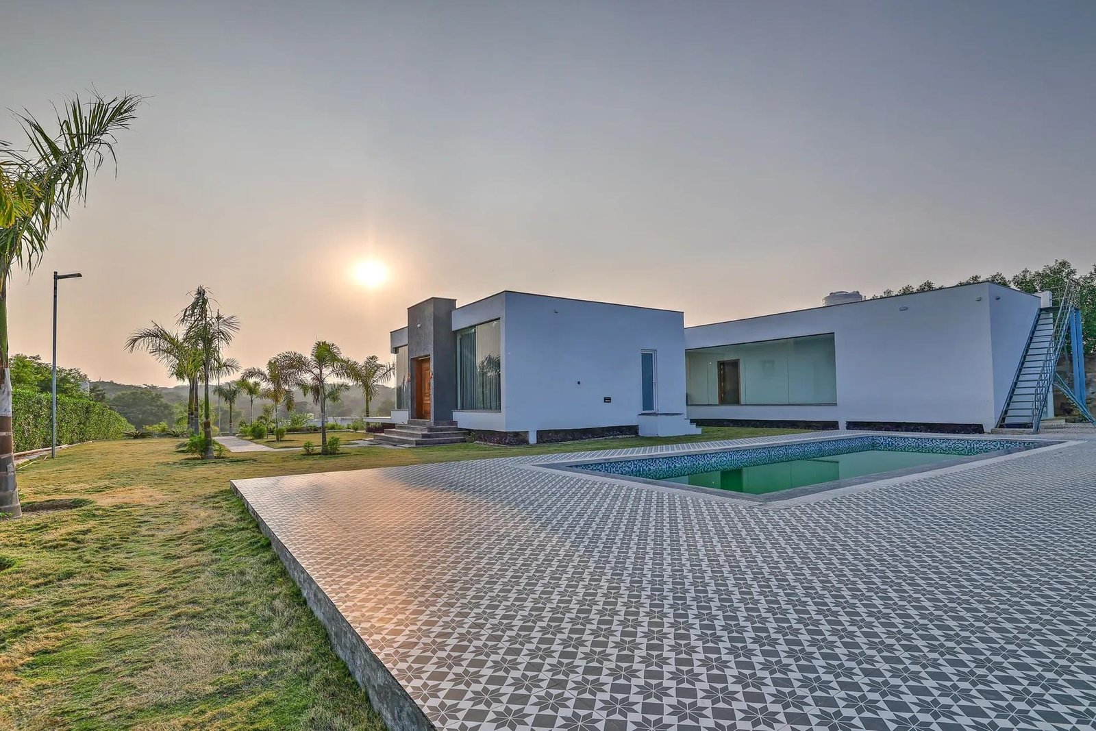 ELIVAAS Amaltas 4 bhk x Solis Nature