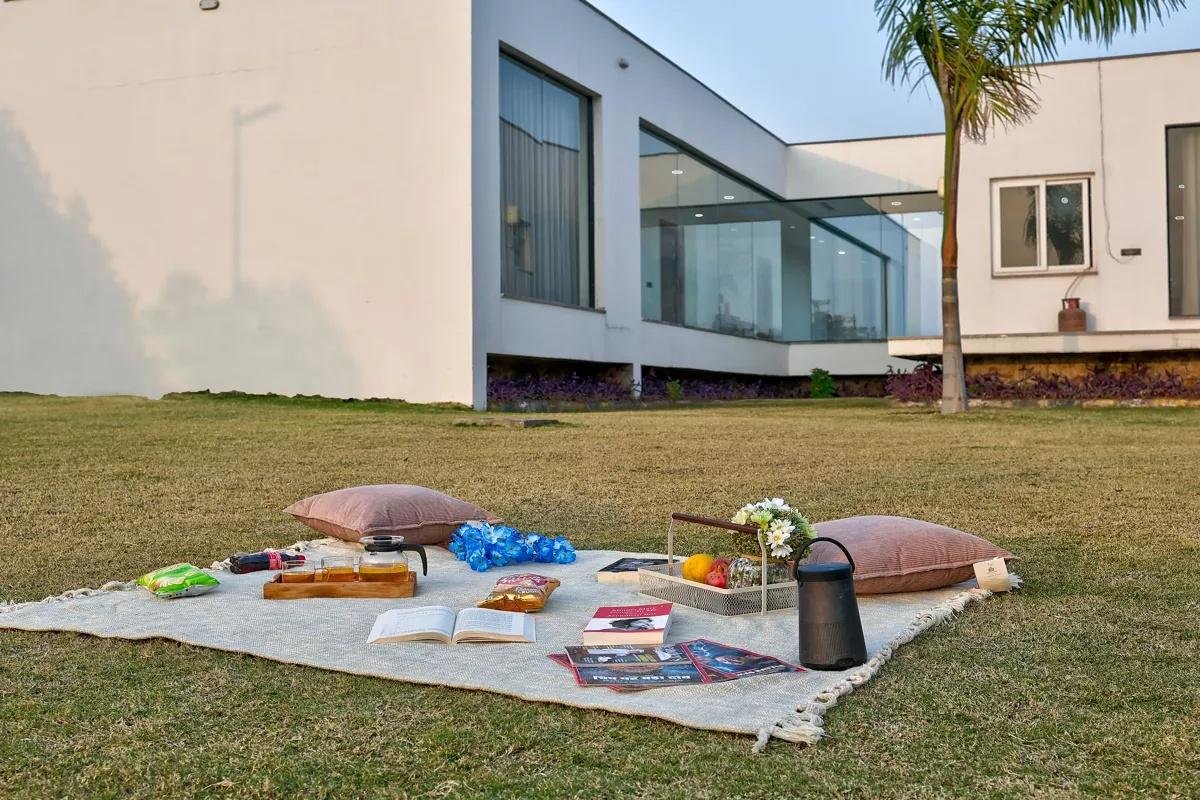 ELIVAAS Amaltas 4 bhk x Solis Nature