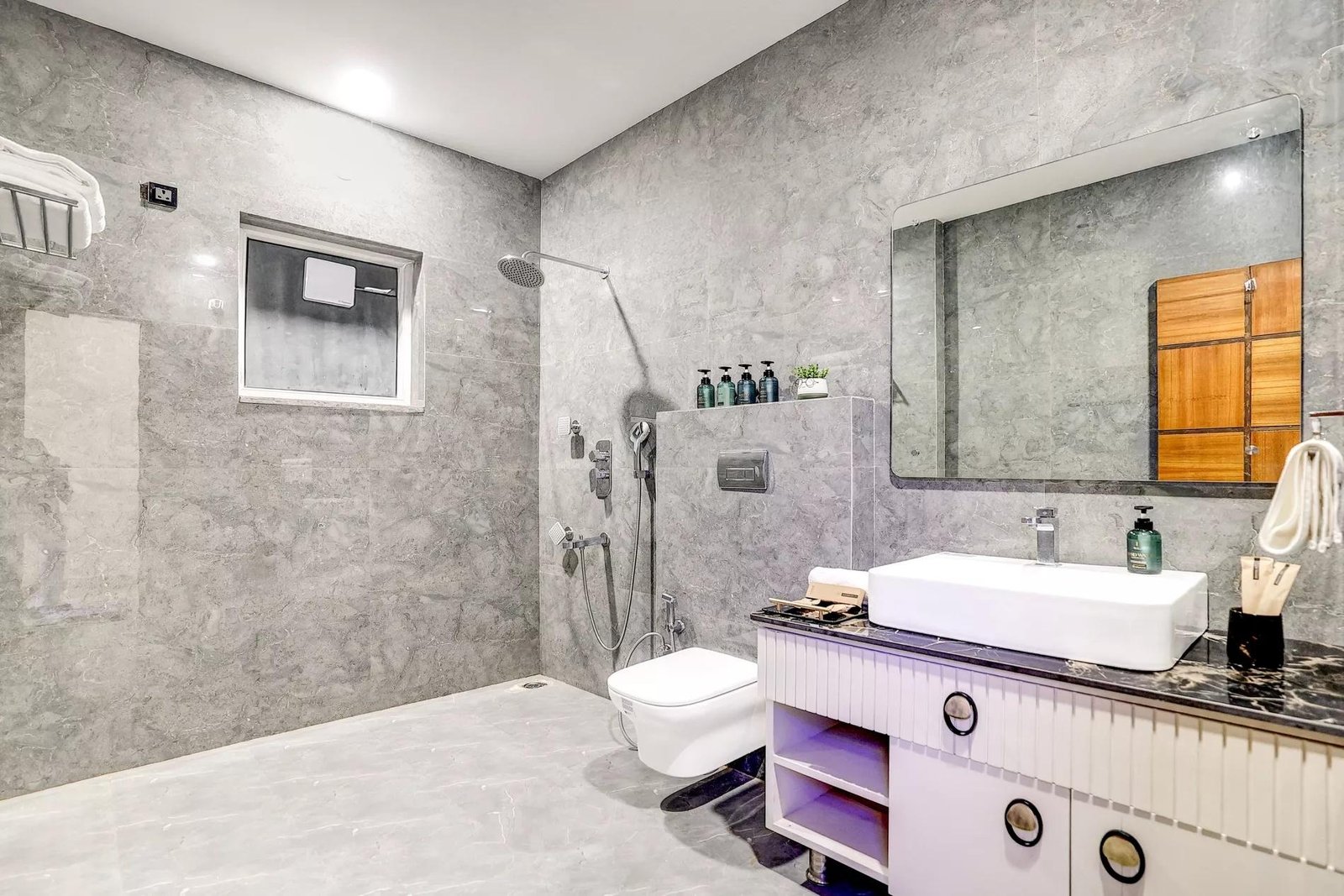 ELIVAAS Amaltas 4 bhk x Solis Nature