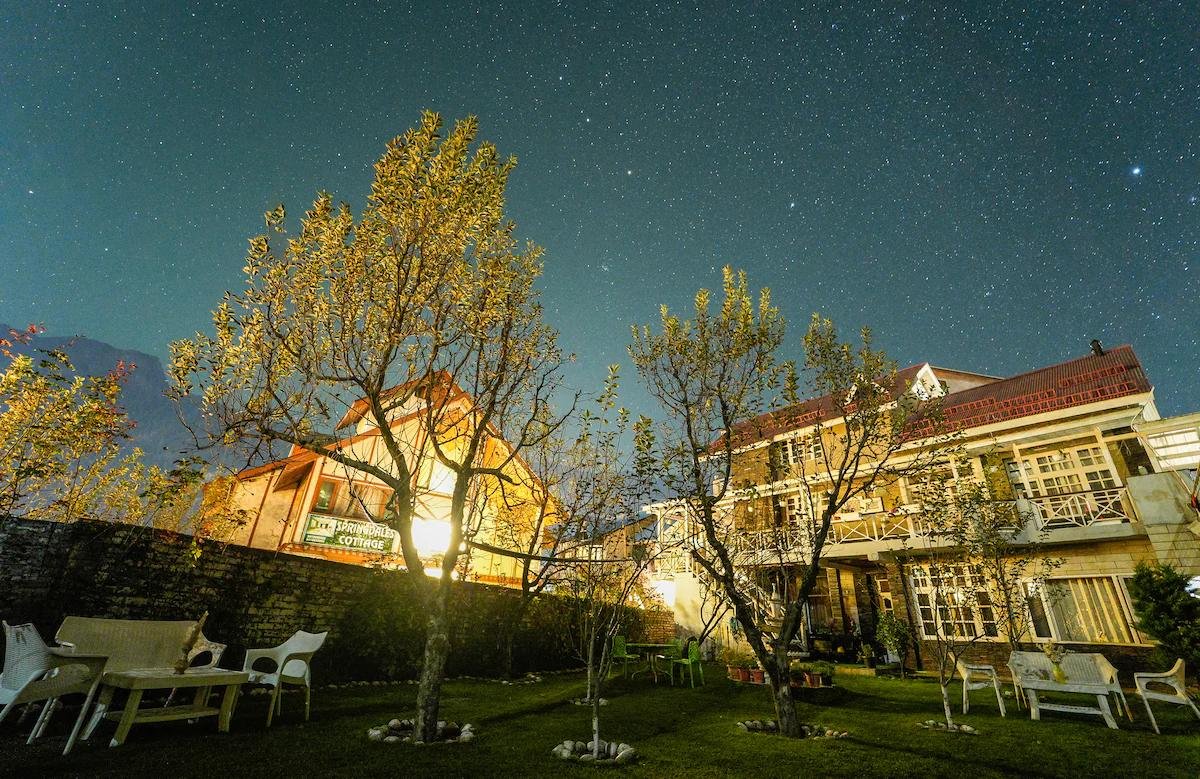 Swiss Cottage 4 BHK- Parking+Power Back-up+Garden x Solis Nature