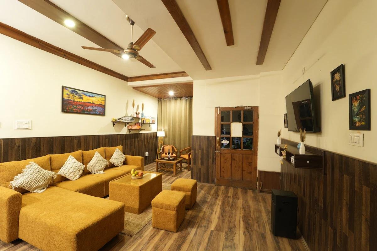 Swiss Cottage 4 BHK- Parking+Power Back-up+Garden x Solis Nature
