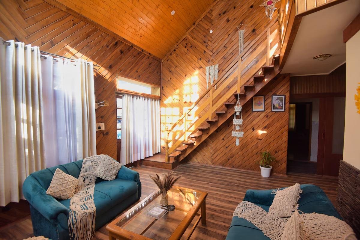 Boho 5 BHK Villa: Wi-Fi+Parking+Power Backup x Solis Nature
