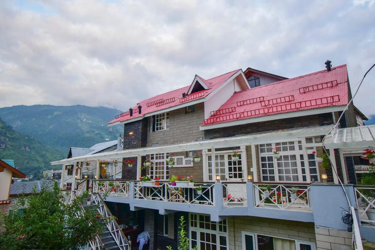 Boho 5 BHK Villa: Wi-Fi+Parking+Power Backup x Solis Nature