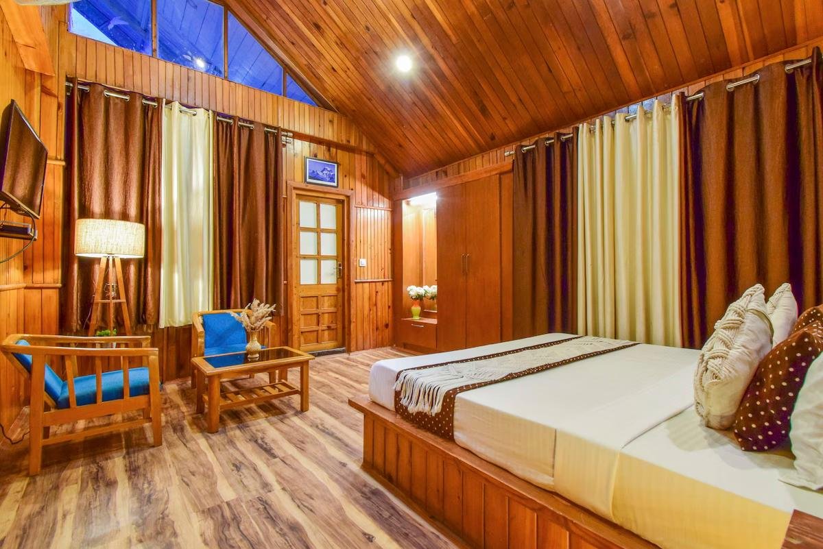 Boho 5 BHK Villa: Wi-Fi+Parking+Power Backup x Solis Nature