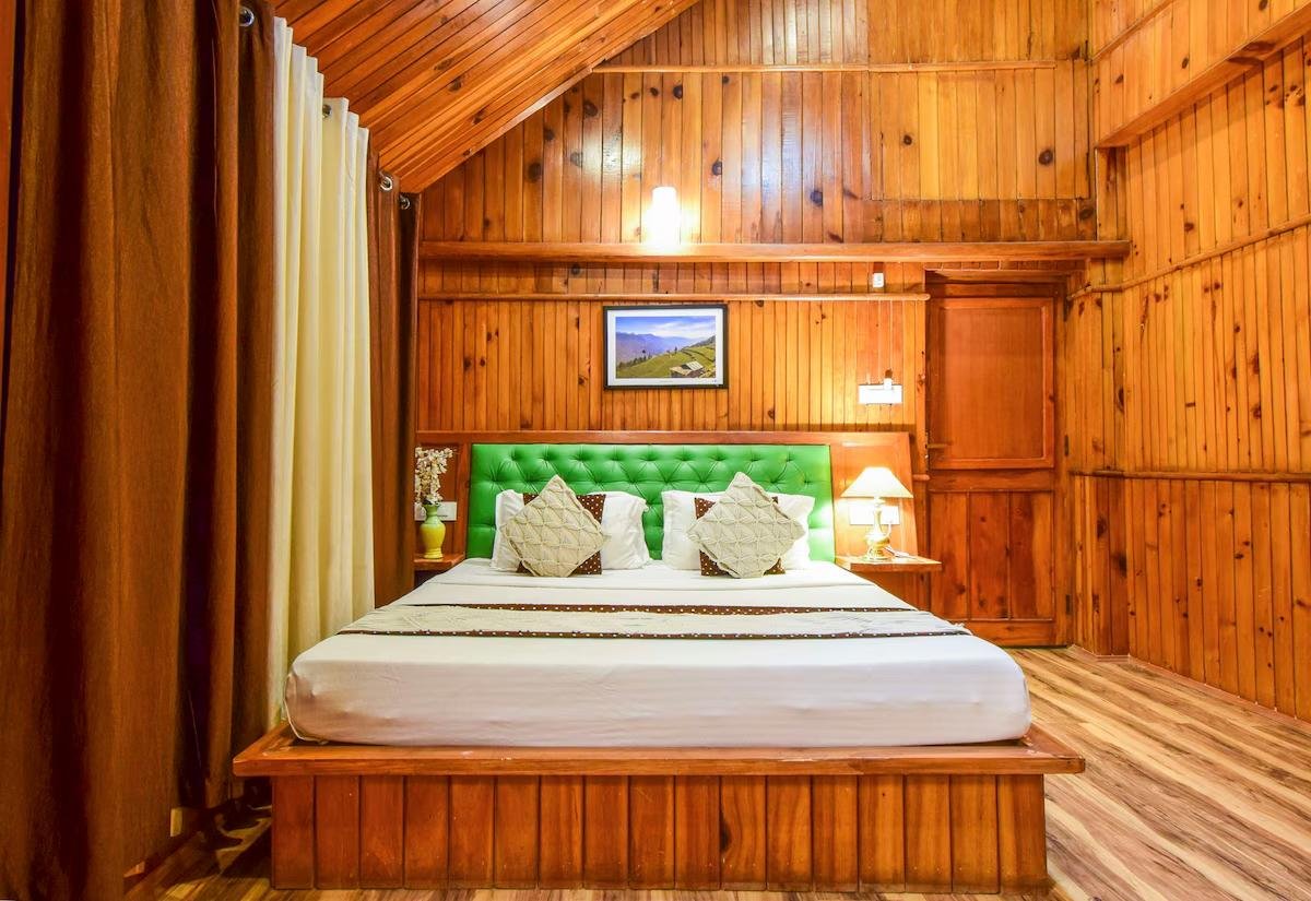 Boho 5 BHK Villa: Wi-Fi+Parking+Power Backup x Solis Nature