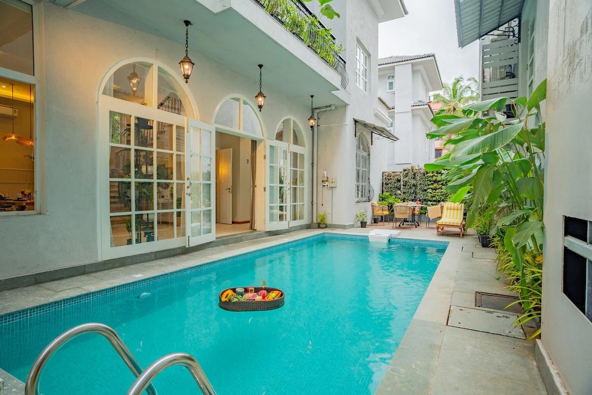 Pet-Friendly 5BHK with Lift, Pvt Pool & Near Beach x Solis Nature