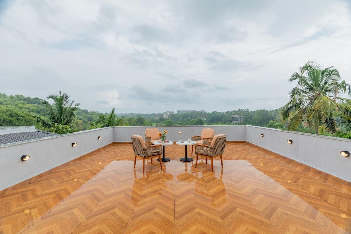 Pet-Friendly 5BHK with Lift, Pvt Pool & Near Beach x Solis Nature