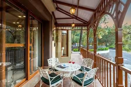 Luxe 4 BHK Villa W/ Stunning Mountain Views x Solis Nature