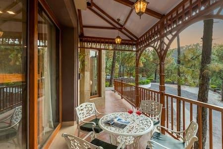 Luxe 4 BHK Villa W/ Stunning Mountain Views x Solis Nature