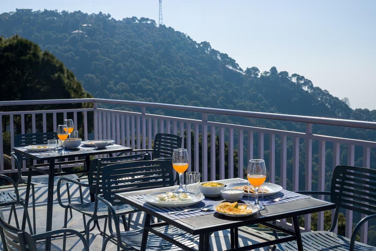 Elegant 3-BHK Pet Friendly Stay W/ Scenic Views x Solis Nature