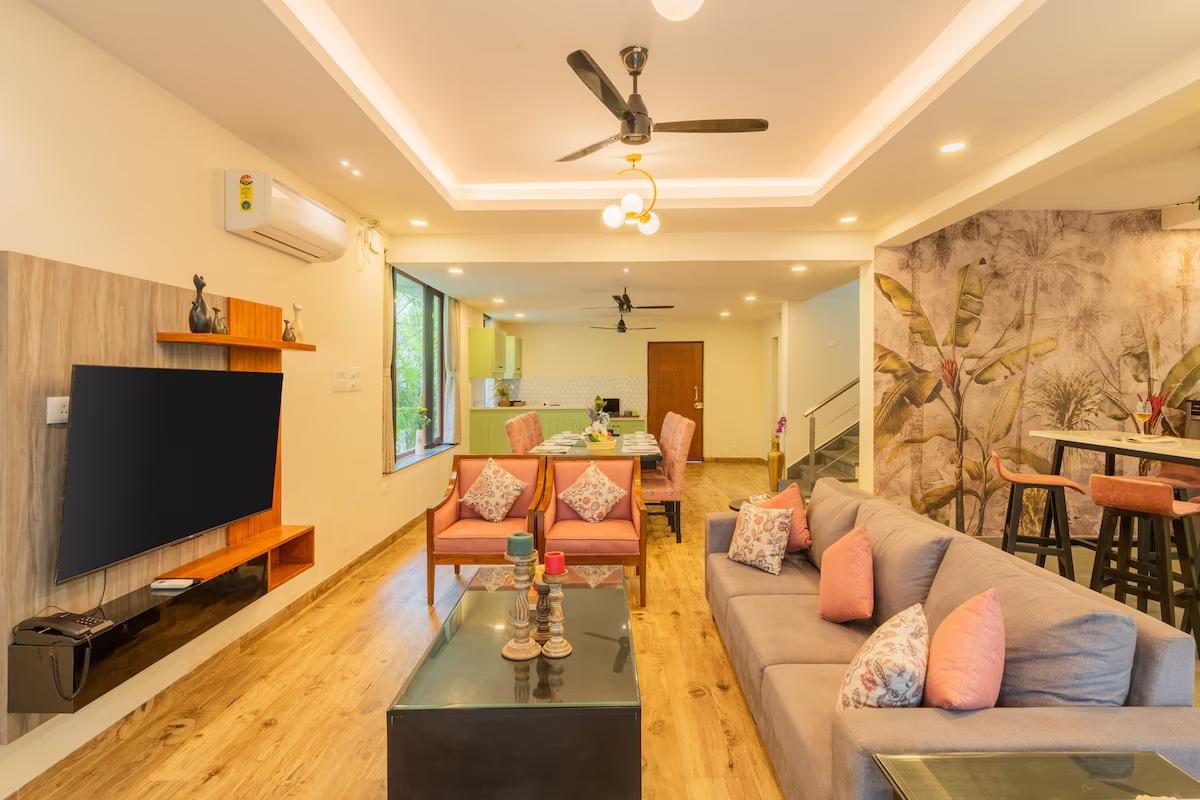 Pet-Loving Poolside 3bhk Villa Near City Highlight x Solis Nature