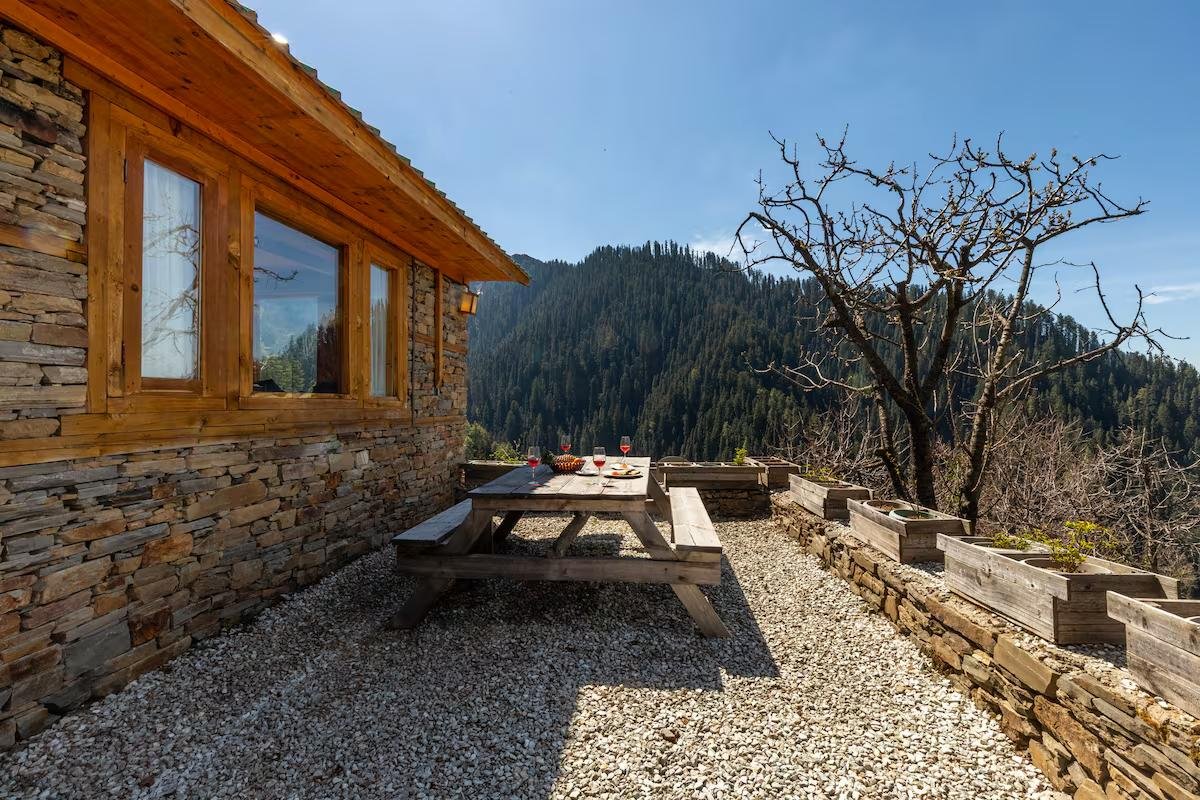 ELIVAAS Skylounge 4-BHK x Solis Nature