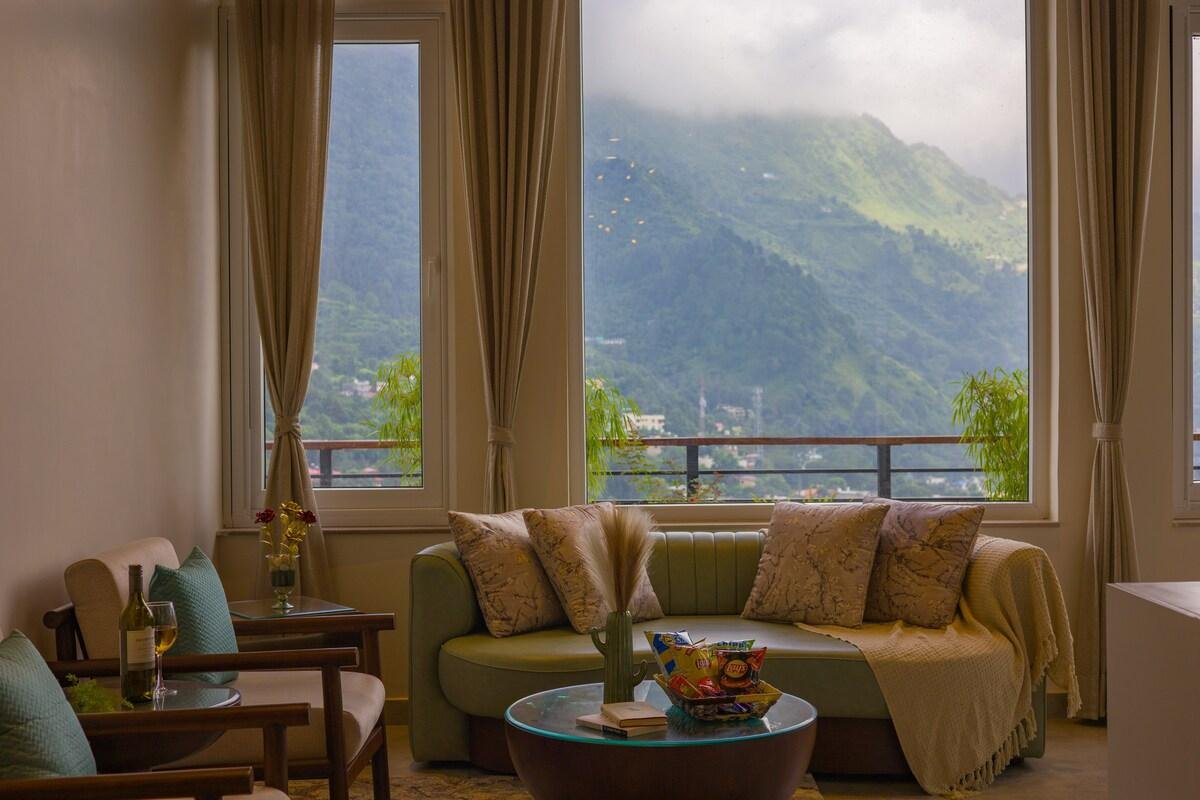 3 bhk Villa | Scenic Lake View | Balcony x Solis Nature
