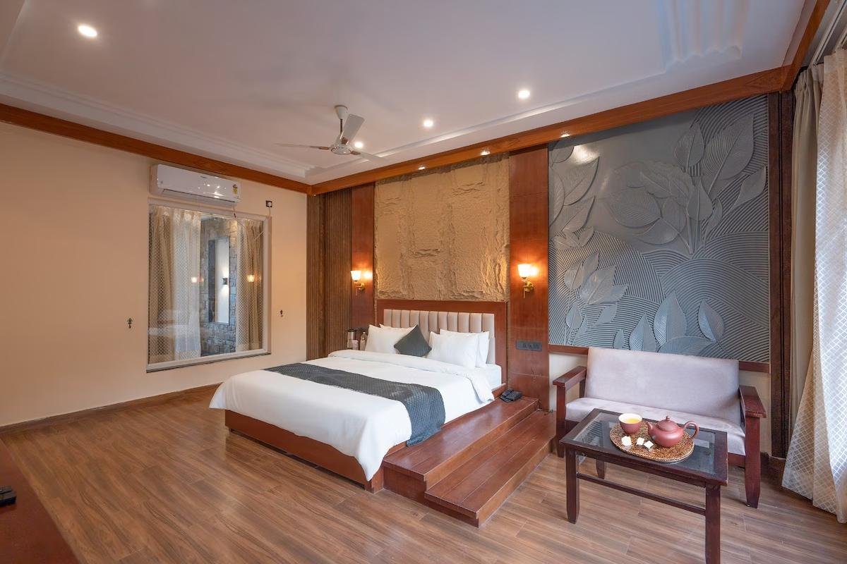 The Lavish Loft Corbett-Plunge Pool Suite x Solis Nature