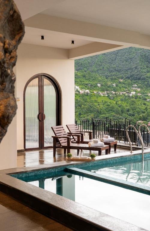 Rosewood Retreat Bhimtal x Solis Nature