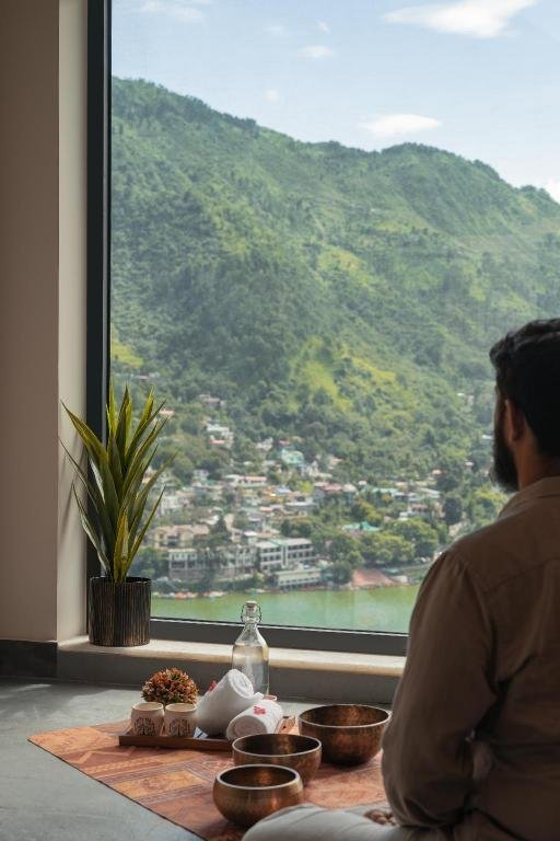 Rosewood Retreat Bhimtal x Solis Nature
