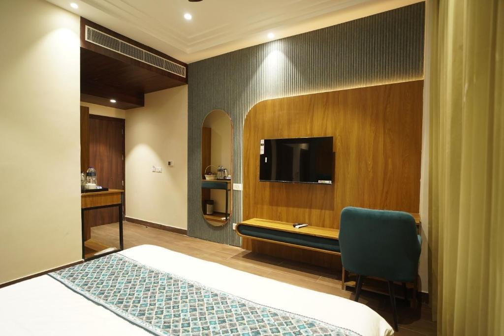 RRR by iO Hotels x Solis Nature