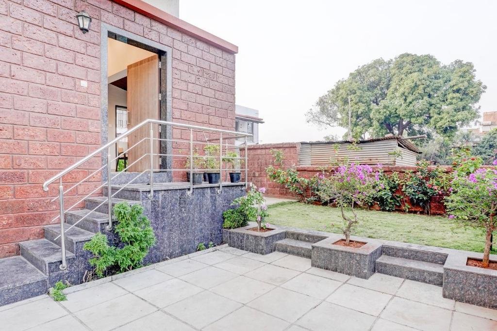 ELIVAAS 3 BHK Aamy Villa with Pvt Pool & Garden x Solis Nature