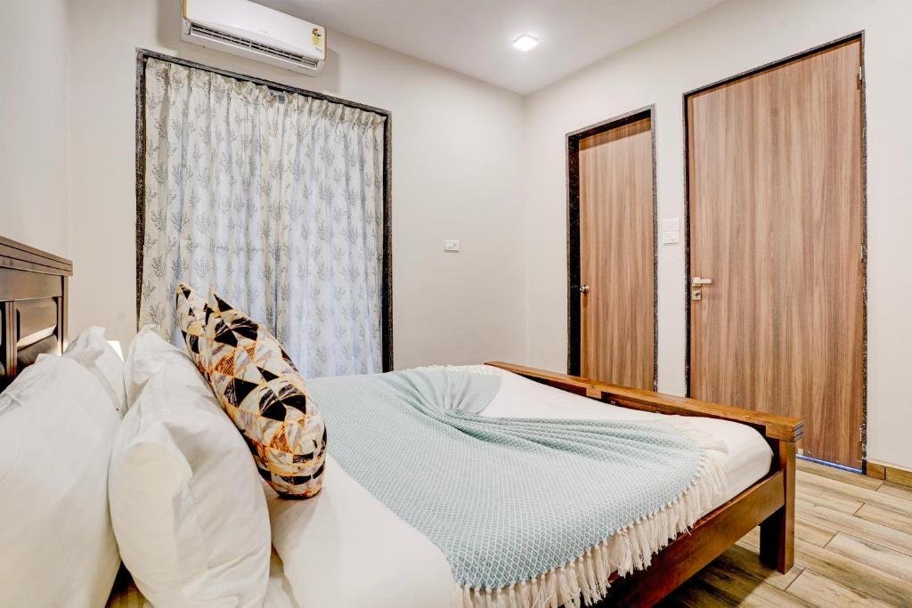 ELIVAAS 3 BHK Aamy Villa with Pvt Pool & Garden x Solis Nature