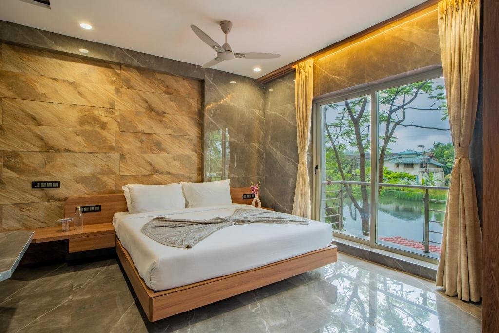 Imperial Calista4BHK near KhandalaHills x Solis Nature
