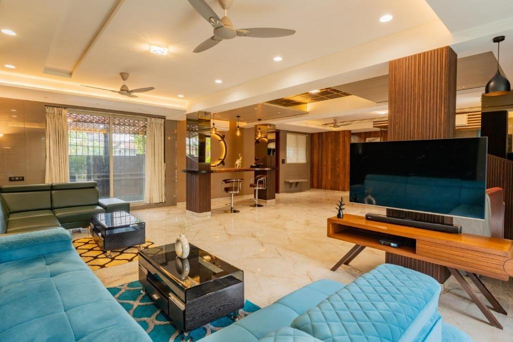 Imperial Calista4BHK near KhandalaHills x Solis Nature