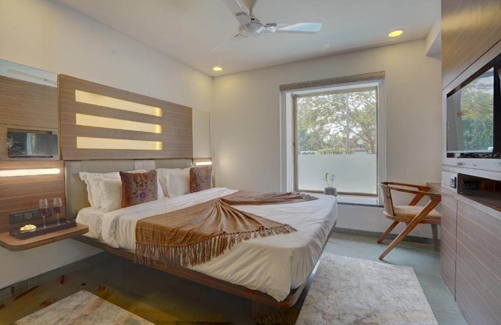 Adarsh Elegant 3-BHK Villa With Private Pool x Solis Nature